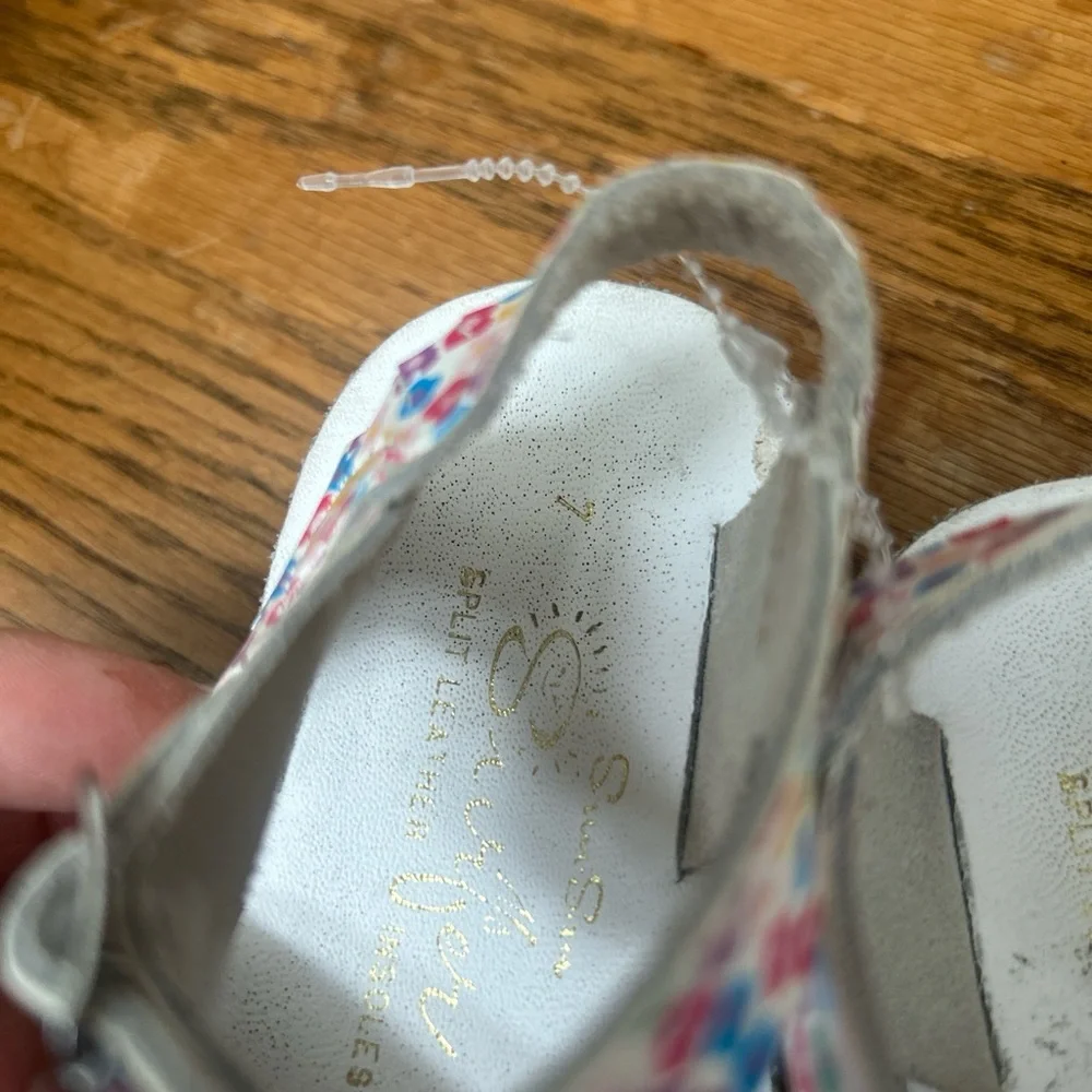 Salt Water Sandals by Hoy Shoe Surfer Sandal toddler girls size 7 white Floral
